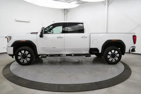 More photos of 2021 GMC Sierra 2500HD Denali at Chillicothe Truck, OH