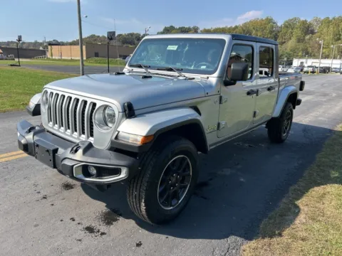 Another view of 2023 Jeep Gladiator Overland for sale in Chillicothe, OH at Chillicothe Truck