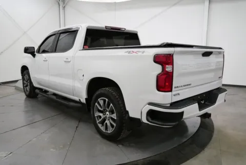 More photos of 2019 Chevrolet Silverado 1500 RST at Chillicothe Truck, OH