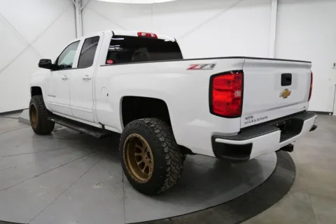 More photos of 2017 Chevrolet Silverado 1500 LT at Chillicothe Truck, OH