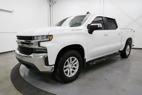 Another view of 2019 Chevrolet Silverado 1500 LT for sale in Chillicothe, OH at Chillicothe Truck