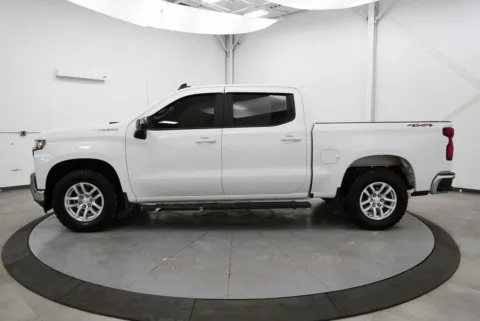 More photos of 2019 Chevrolet Silverado 1500 LT at Chillicothe Truck, OH