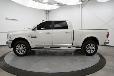 More photos of 2017 Ram 3500 Limited at Chillicothe Truck, OH