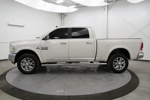 More photos of 2017 Ram 3500 Limited at Chillicothe Truck, OH