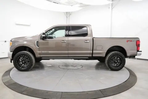 More photos of 2019 Ford F-250SD King Ranch at Chillicothe Truck, OH