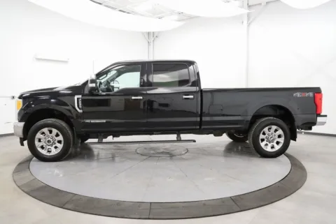 More photos of 2017 Ford F-250SD Lariat at Chillicothe Truck, OH