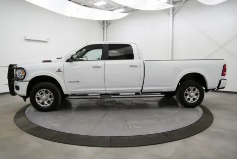 More photos of 2022 Ram 3500 Laramie at Chillicothe Truck, OH