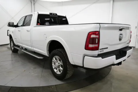 More photos of 2022 Ram 3500 Laramie at Chillicothe Truck, OH