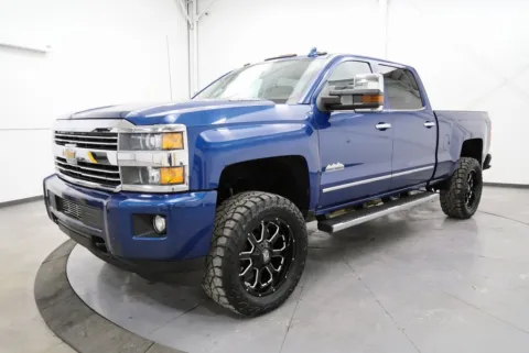Another view of 2015 Chevrolet Silverado 2500HD High Country for sale in Chillicothe, OH at Chillicothe Truck