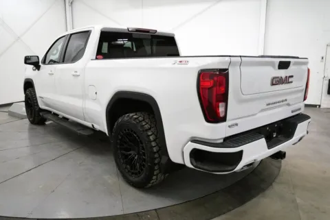 More photos of 2021 GMC Sierra 1500 Elevation at Chillicothe Truck, OH
