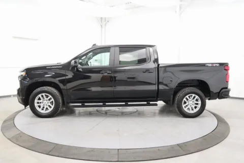 More photos of 2021 Chevrolet Silverado 1500 RST at Chillicothe Truck, OH