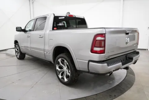 More photos of 2019 Ram 1500 Limited at Chillicothe Truck, OH