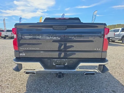 More photos of 2022 Chevrolet Silverado 1500 LTZ at Chillicothe Truck, OH