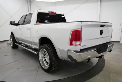 More photos of 2017 Ram 1500 Laramie at Chillicothe Truck, OH