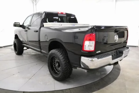 More photos of 2021 Ram 3500 Tradesman at Chillicothe Truck, OH