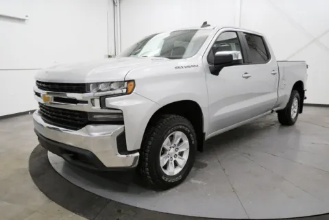 Another view of 2021 Chevrolet Silverado 1500 LT for sale in Chillicothe, OH at Chillicothe Truck