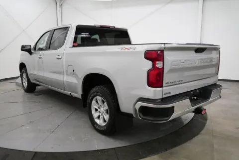 More photos of 2021 Chevrolet Silverado 1500 LT at Chillicothe Truck, OH
