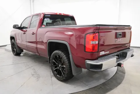 More photos of 2015 GMC Sierra 1500 SLE at Chillicothe Truck, OH