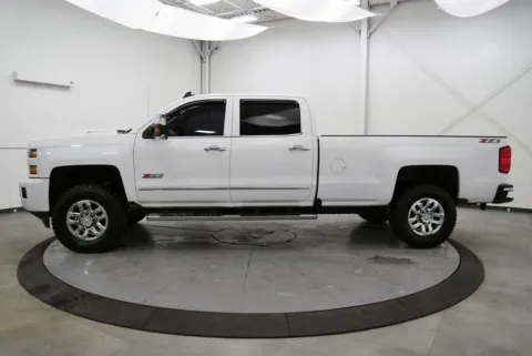 More photos of 2019 Chevrolet Silverado 3500HD LTZ at Chillicothe Truck, OH
