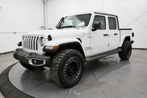 Another view of 2020 Jeep Gladiator Overland for sale in Chillicothe, OH at Chillicothe Truck