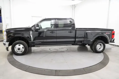 More photos of 2024 Ford F-350SD Lariat at Chillicothe Truck, OH