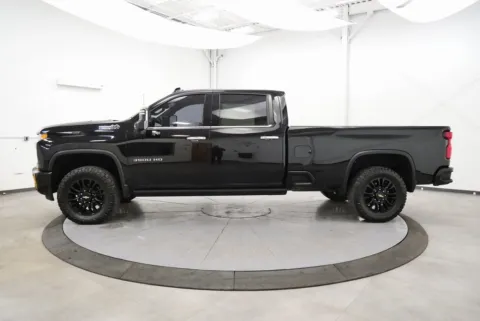 More photos of 2021 Chevrolet Silverado 3500HD High Country at Chillicothe Truck, OH