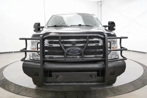 Photos of 2020 Ford F-350SD Lariat for sale in Chillicothe, OH at Chillicothe Truck