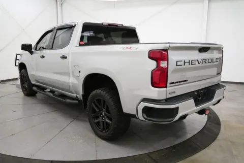 More photos of 2021 Chevrolet Silverado 1500 RST at Chillicothe Truck, OH