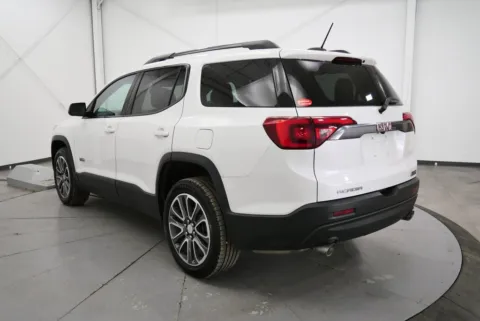 More photos of 2019 GMC Acadia SLT-1 at Chillicothe Truck, OH