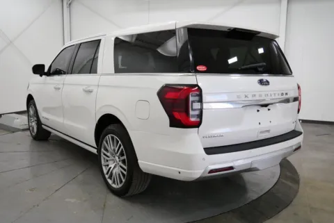 More photos of 2022 Ford Expedition Max Platinum at Chillicothe Truck, OH