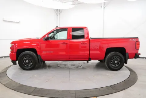 More photos of 2017 Chevrolet Silverado 1500 LT at Chillicothe Truck, OH