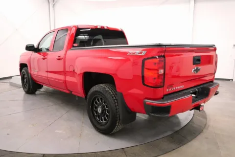 More photos of 2017 Chevrolet Silverado 1500 LT at Chillicothe Truck, OH