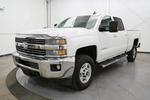 Another view of 2016 Chevrolet Silverado 2500HD LT for sale in Chillicothe, OH at Chillicothe Truck