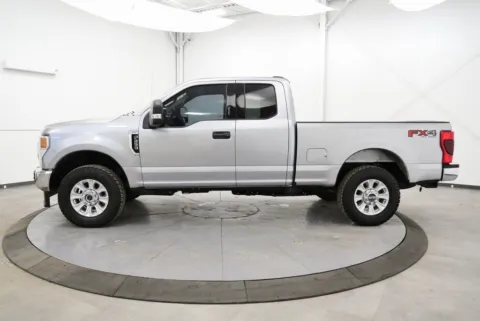 More photos of 2020 Ford F-250SD XLT at Chillicothe Truck, OH