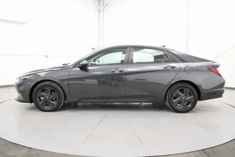 More photos of 2022 Hyundai Elantra SEL at Chillicothe Truck, OH