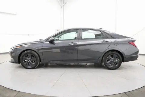 More photos of 2022 Hyundai Elantra SEL at Chillicothe Truck, OH
