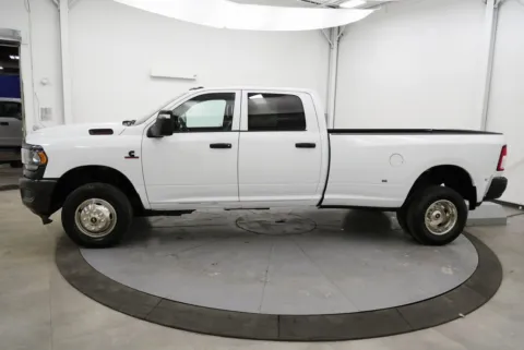 More photos of 2023 Ram 3500 Tradesman at Chillicothe Truck, OH