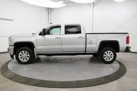 More photos of 2015 GMC Sierra 2500HD SLE at Chillicothe Truck, OH