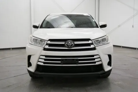 Photos of 2017 Toyota Highlander LE for sale in Chillicothe, OH at Chillicothe Truck