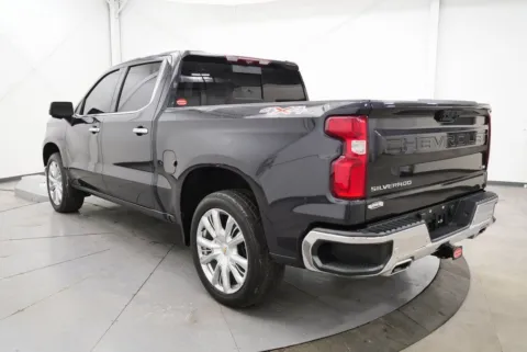 More photos of 2022 Chevrolet Silverado 1500 LTZ at Chillicothe Truck, OH