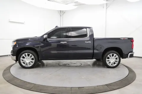 More photos of 2022 Chevrolet Silverado 1500 LTZ at Chillicothe Truck, OH