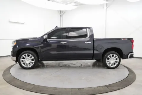 More photos of 2022 Chevrolet Silverado 1500 LTZ at Chillicothe Truck, OH