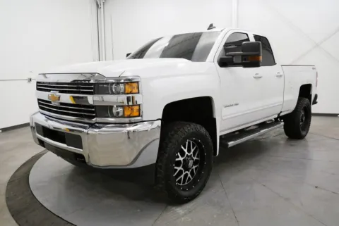 Another view of 2018 Chevrolet Silverado 2500HD LT for sale in Chillicothe, OH at Chillicothe Truck