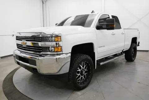 Another view of 2018 Chevrolet Silverado 2500HD LT for sale in Chillicothe, OH at Chillicothe Truck