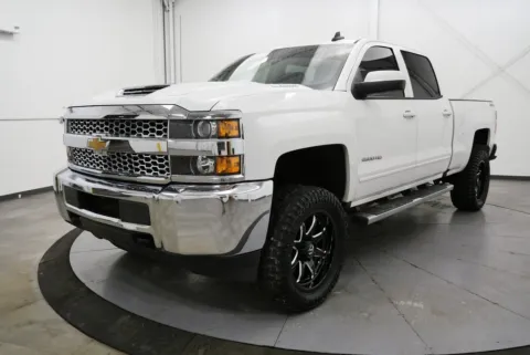 Another view of 2019 Chevrolet Silverado 2500HD LT for sale in Chillicothe, OH at Chillicothe Truck