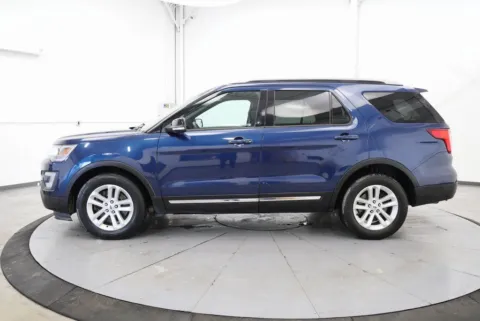 More photos of 2017 Ford Explorer XLT at Chillicothe Truck, OH