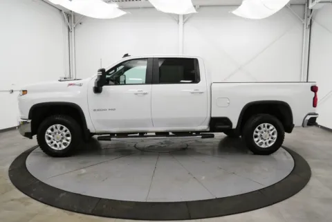 More photos of 2023 Chevrolet Silverado 2500HD LT at Chillicothe Truck, OH