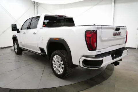 More photos of 2022 GMC Sierra 2500HD Denali at Chillicothe Truck, OH