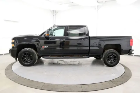 More photos of 2019 Chevrolet Silverado 2500HD LTZ at Chillicothe Truck, OH