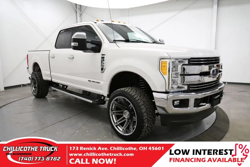 White 2017 Ford F-350SD Lariat for sale in Chillicothe, OH